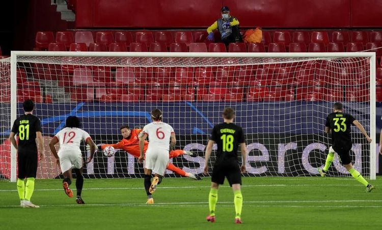 Пенальти «Севилье» на Берге похож на тот, что отправил на полиграф Казарцева. Поэтому российские клубы неуспешны в еврокубках?