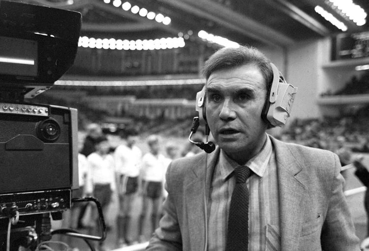 Голкипер у микрофона