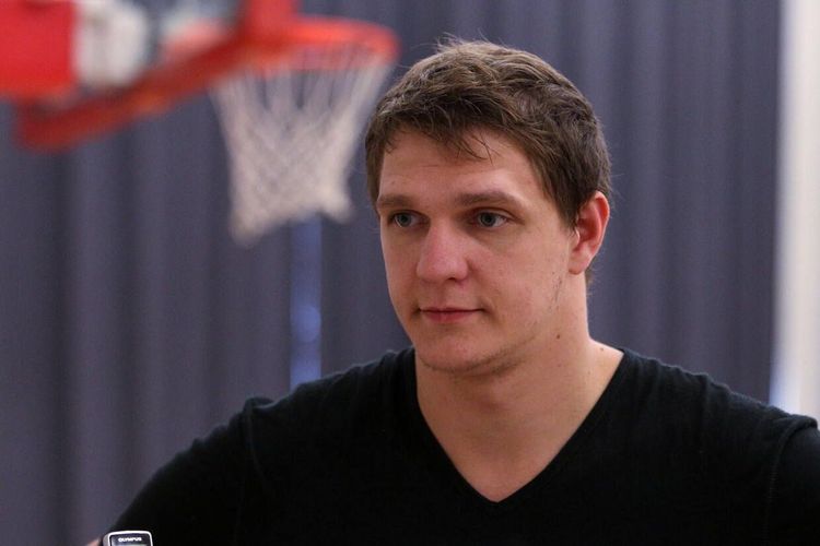 Мозгова перевели в чернорабочие