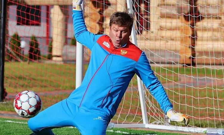 Губерниева пора сделать футбольным комментатором