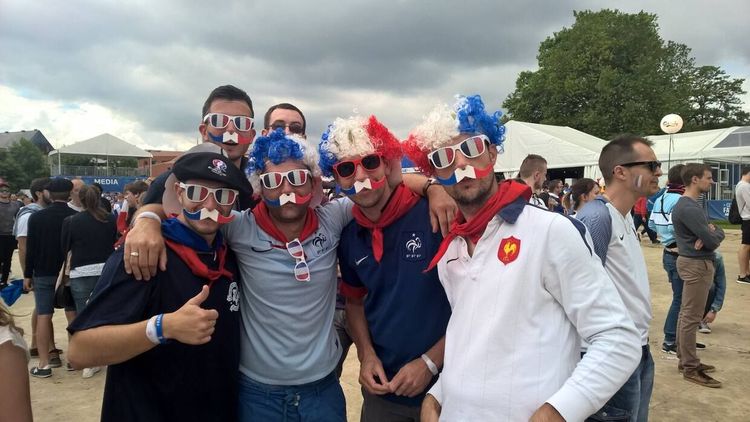 Французская улыбка не боится пистолета