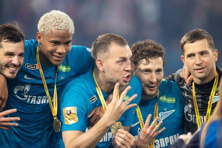 Спор Генич-Дзюба обсуждают больше, чем чемпионство «Зенита». Иван Сергеев создал скандал на пустом месте