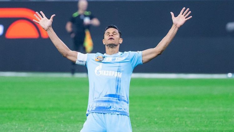 Защитник «Зенита» Дуглас не покинет клуб по окончании сезона