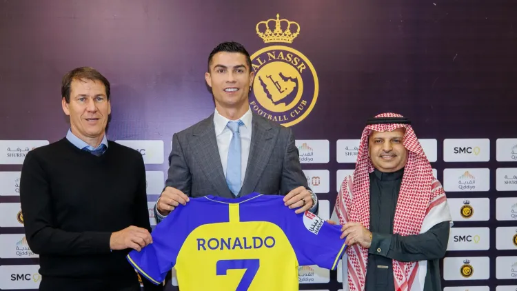 Роналду может перейти в клуб Месси