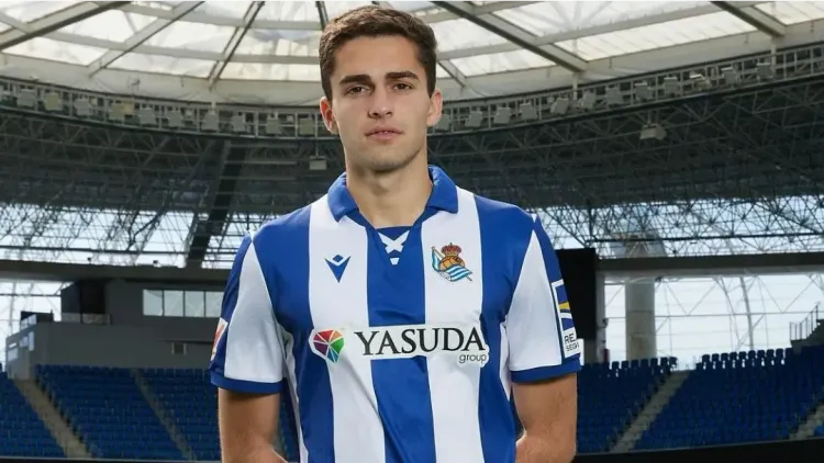 Агент Захаряна – о невызове игрока в сборную России: Он расстроен