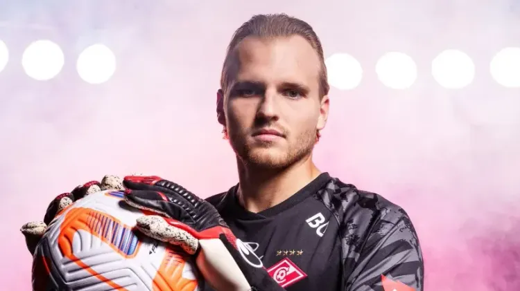 Гендир «Спартака» подтвердил продление контракта с Максименко