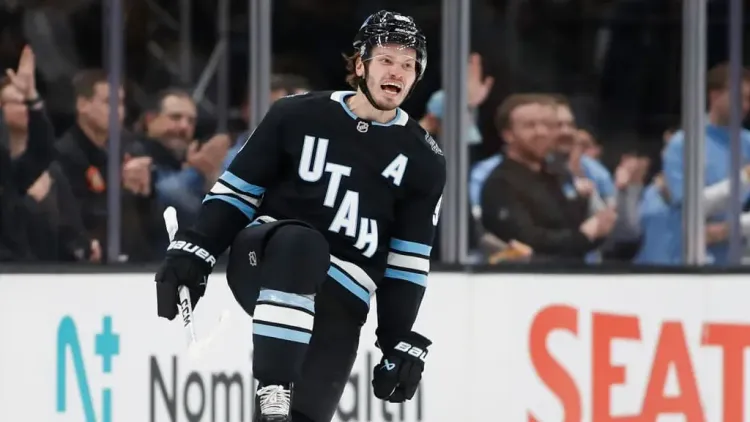 Передача Сергачева помогла «Юте» обыграть «Баффало» в НХЛ