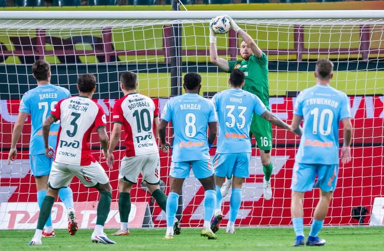 Лещенко о лимите легионеров: Когда на поле по 9 черных, меня это раздражает