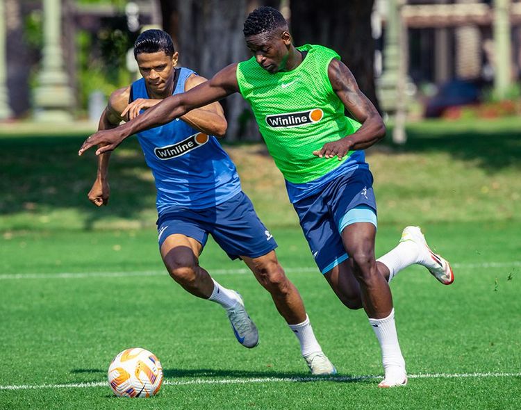 Джон: У Сантоса и Энрике хорошие шансы поехать на ЧМ-2026