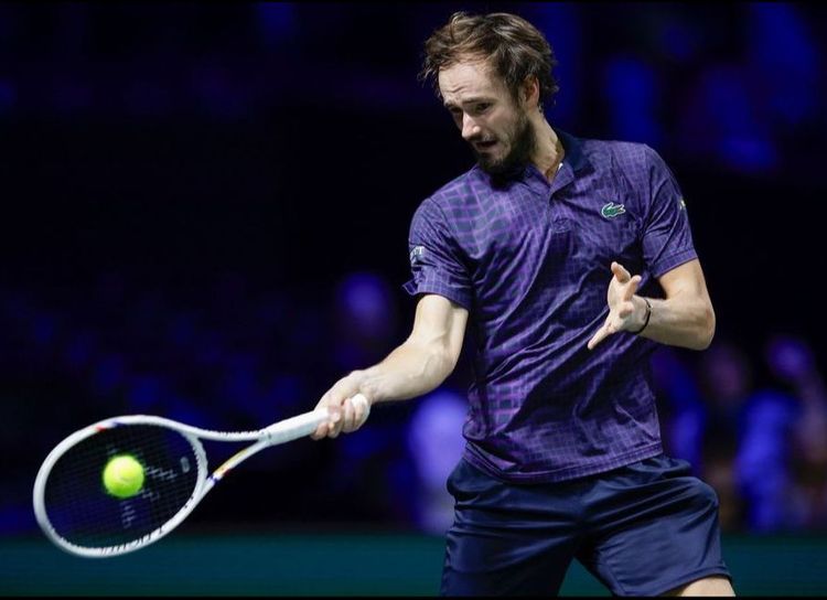 Медведев проиграл Синнеру на турнире ATP-1000 в Риме