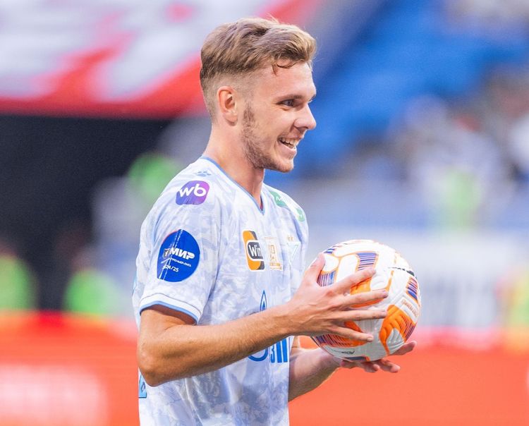 Ещенко назвал Глушенкова лучшим игроком РПЛ в 2025 году