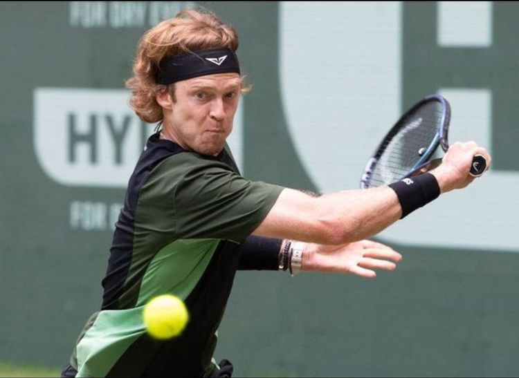 Рублев вышел в финал турнира АТР-500 в Барселоне