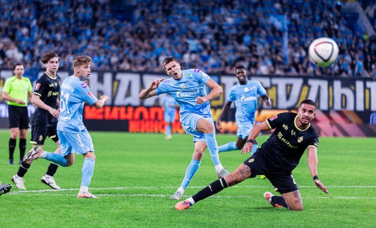 Семак об 11-метровом в матче с «Динамо» Мх: Такие пенальти не должны ставить