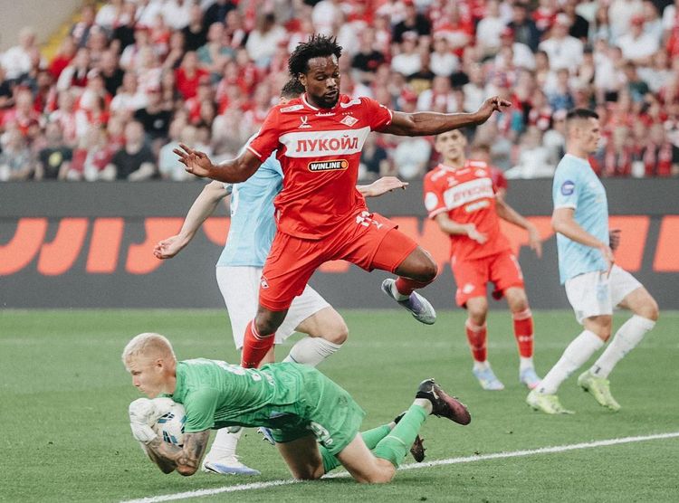 Матч «Сочи» – «Спартак» отложен до окончания режима беспилотной опасности