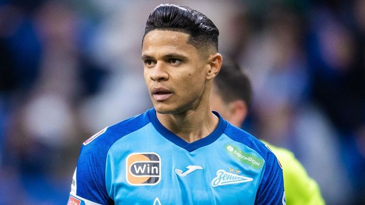 Дуглас Сантос не намерен продлевать контракт с «Зенитом»