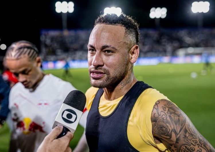 Неймар продлил контракт с «Сантосом» до конца 2026 года