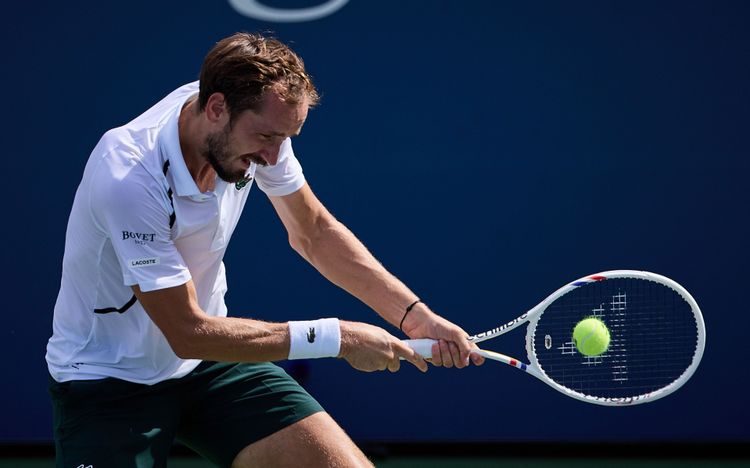 Медведев вышел в полуфинал турнира ATP-500 в Пекине
