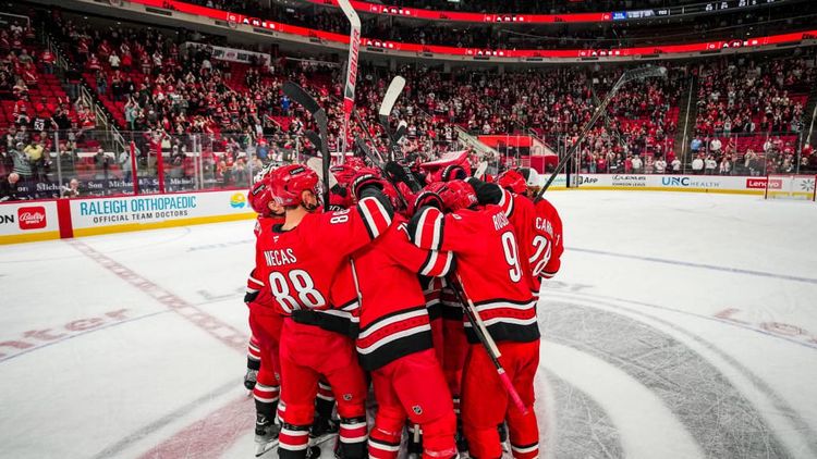 Определилась первая пара 1/4 финала плей-офф НХЛ
