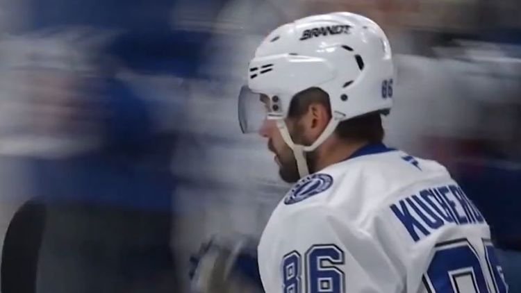 Макдэвид ушел в большой отрыв от Кучерова в гонке бомбардиров