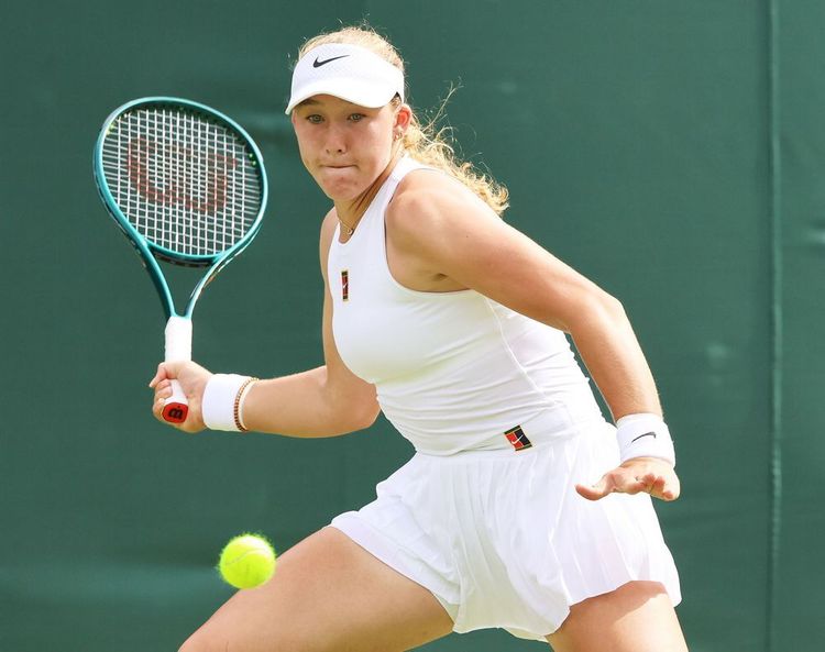 Мирра Андреева вышла в полуфинал турнира в Аделаиде, где сыграет с Дианой Шнайдер