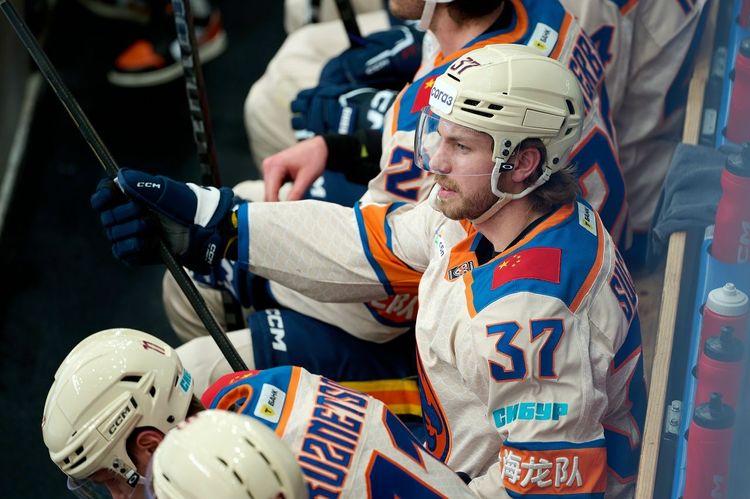 Форвард «Шанхая» Сукезе назвал отличие КХЛ от американского хоккея