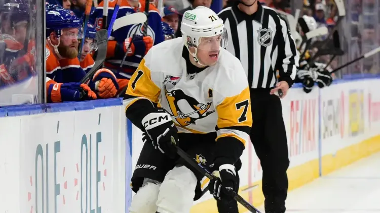 39-летний Малкин ударил соперника клюшкой по голове и был удален до конца матча НХЛ