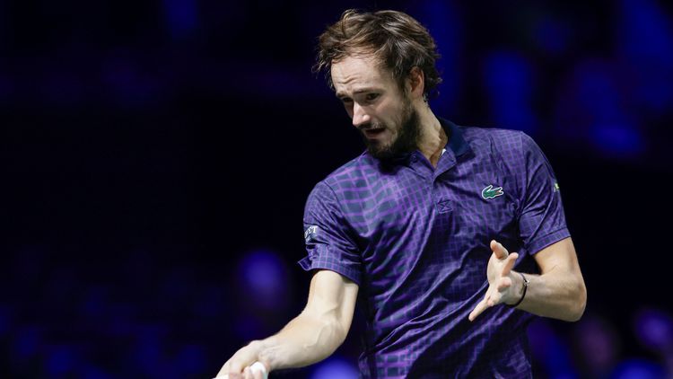 Даниил Медведев вылетел во втором круге турнира ATP-500