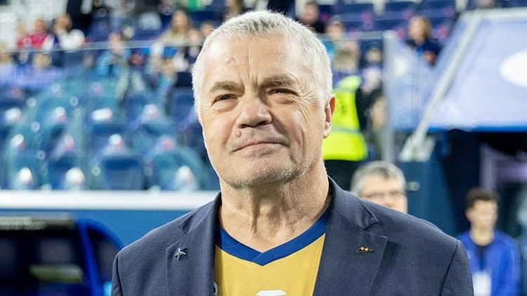 Медведев заявил, что больше не имеет должность в футбольном «Зените»