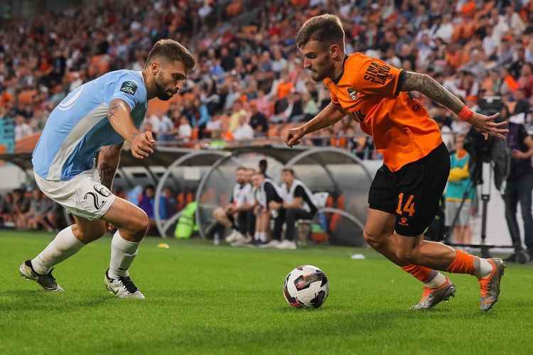 «Урал» при Березуцком проиграл три матча из пяти в Первой лиге. Главным тренером мог быть Кержаков