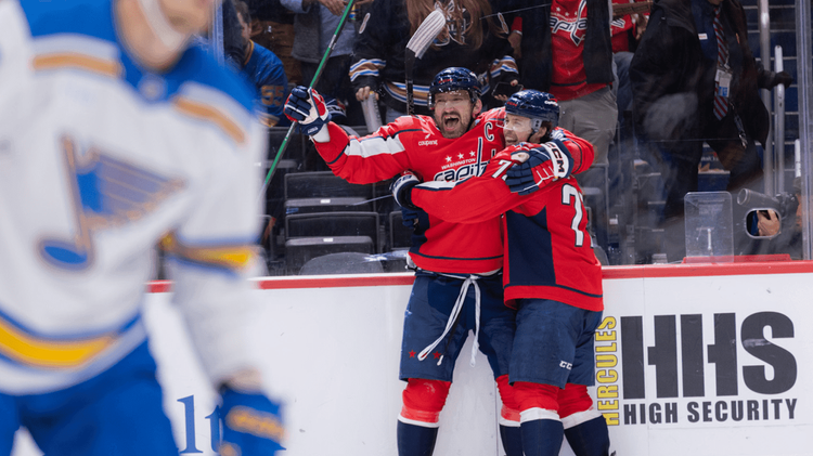 Овечкин поборется с 31 игроком НХЛ за индивидуальную награду