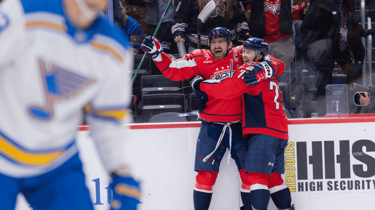 Овечкин забрал у канадского одноклубника памятную клюшку 