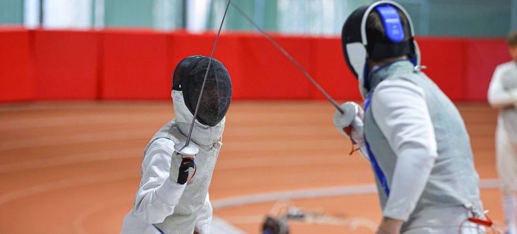 Российских фехтовальщиков допустили до юниорских турниров с флагом и гимном