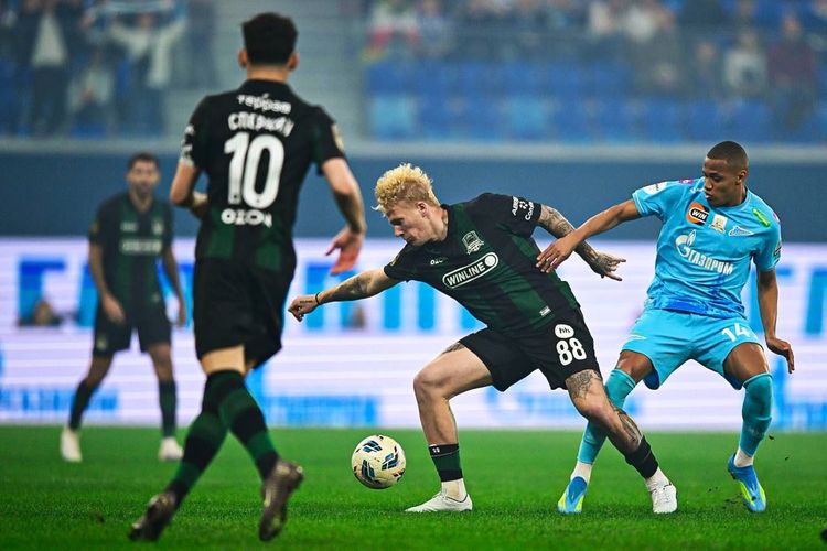 Чемпионская гонка продолжается. «Зенит» упустил победу в матче с «Краснодаром»