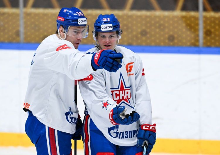 Уход двух тренеров и лучшего бомбардира. Как живет СКА после вылета из Кубка Гагарина