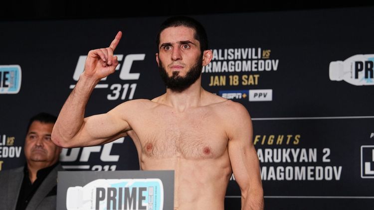 Махачев – Маддалена: где покажут, сколько заработают бойцы