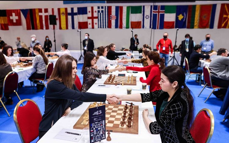 Женская сборная России по шахматам вышла в четвертьфинал на командном ЧМ