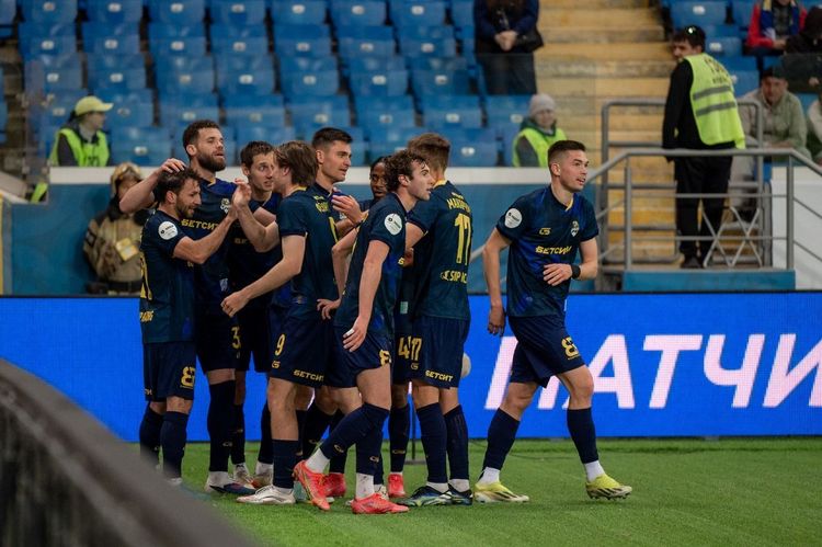 Что там внизу? Шесть команд ведут борьбу за выживание в РПЛ