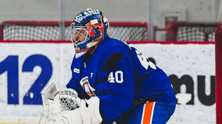 37-летний российский хоккеист НХЛ Варламов перенес 2 операции по замене коленного состава