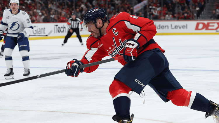 Овечкин не забивает в восьми матчах подряд. Почему не получается у легендарного форварда?