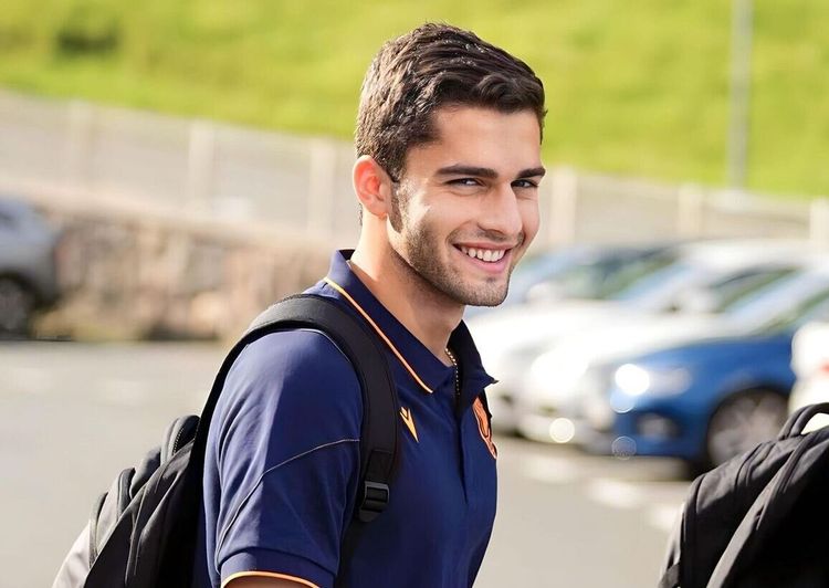 Канчельскис посоветовал Захаряну остаться в Европе