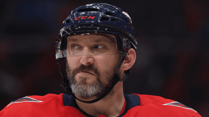 Представитель Овечкина высказался о втором рекорде Гретцки после хет-трика россиянина