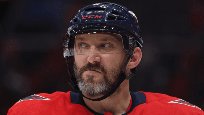 Овечкин в 40 лет стал лучшим бомбардиром и снайпером сезона в «Вашингтоне»