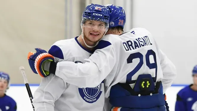 Гол Подколзина помог «Эдмонтону» победить «Анахайм» в плей-офф НХЛ