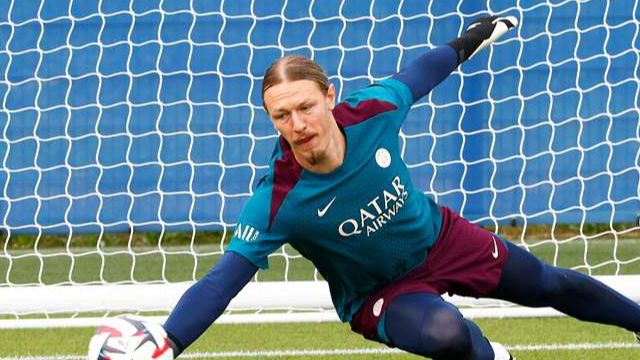 Абаев: В «ПСЖ» отдал бы предпочтение Сафонову, он не слабее Шевалье