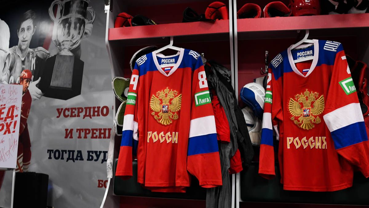 Медведев о возвращении сборной России по хоккею: Ждем дорожную карту без минных полей