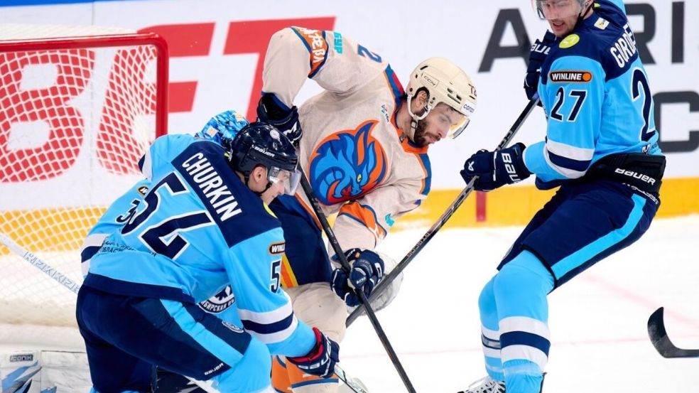 «Шанхайские Драконы» разгромили «Сибирь» в КХЛ