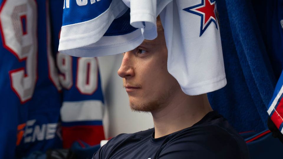 Глотов раскрыл, как Разин ведет себя в раздевалке СКА